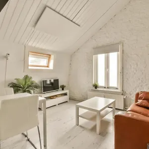 Ozzy's House Apartment